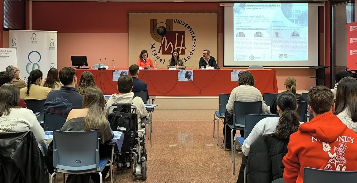 Jornada sobre adicciones en la salón de conferencias del campus de las Salesas