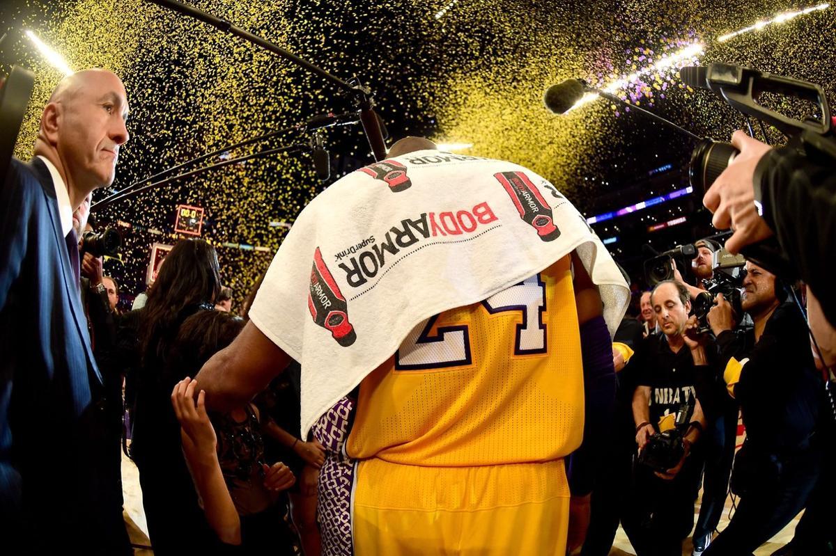 Kobe Bryant se despidió a lo grande Kobe Bryant se despidió a lo grande