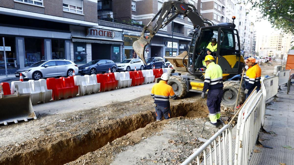 Las obras siguen avanzando en Hernán Cortés dos meses después del reventón (24-10-23)