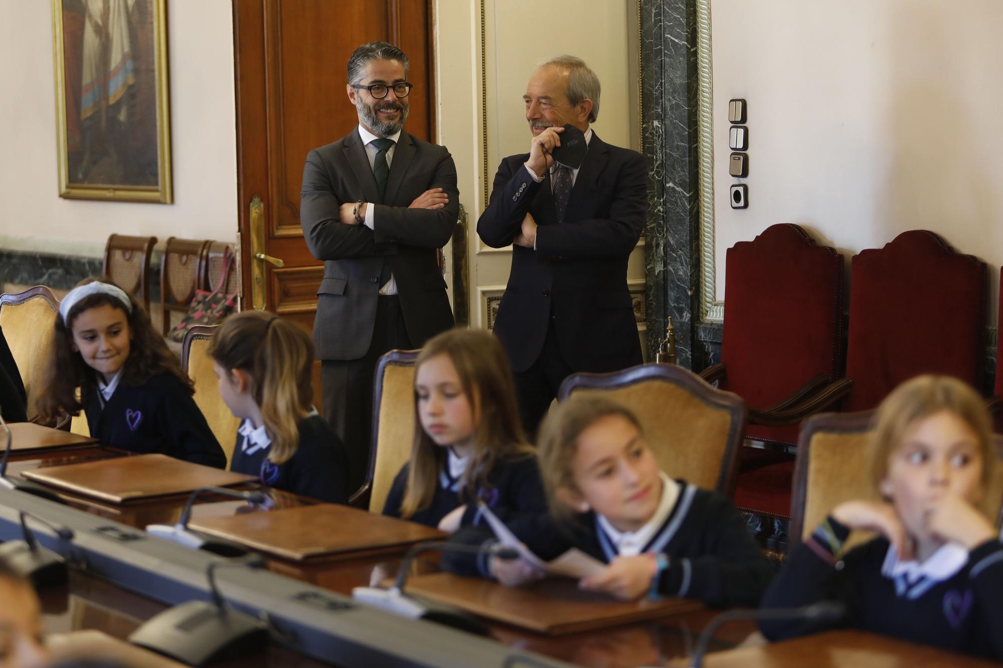 Los alumnos del Amor de Dios, políticos por partida doble