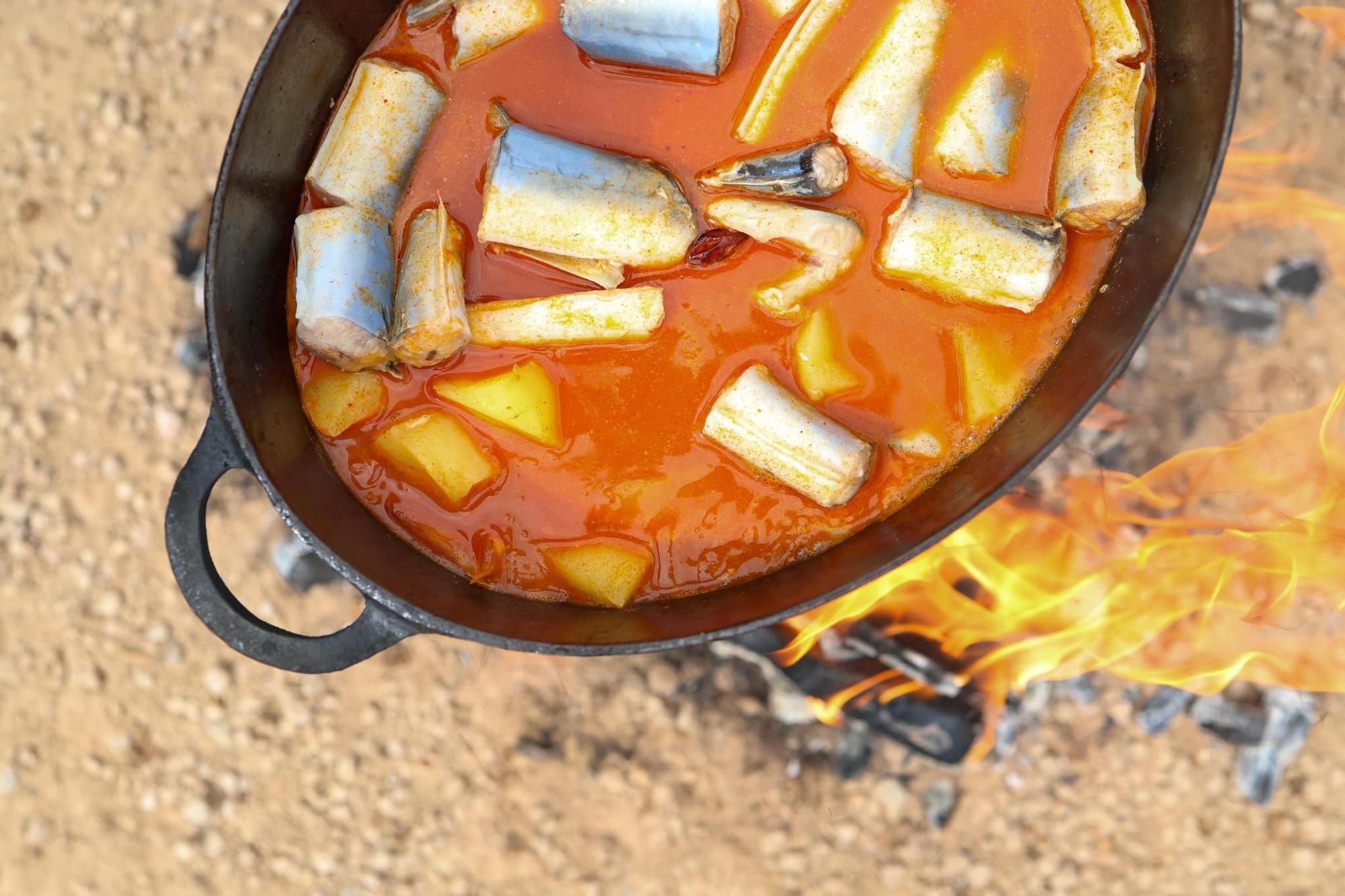 Catarroja recibe a cientos de personas en su tradicional concurso de allipebre