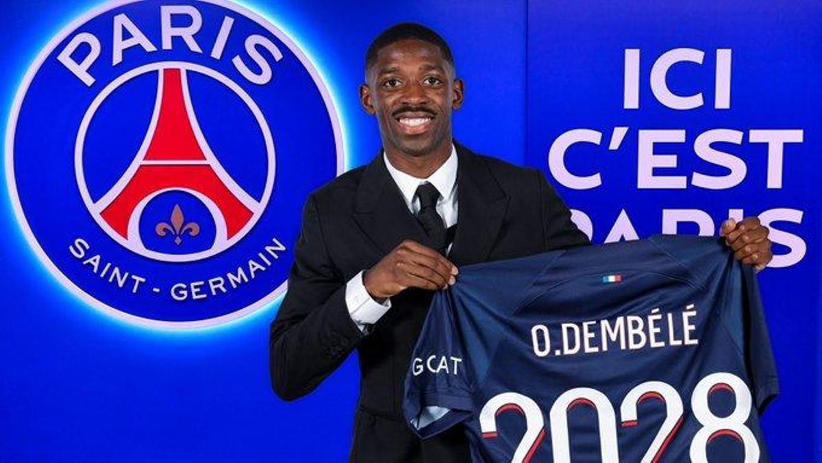 Ousmane Dembélé posa con la camiseta del PSG.