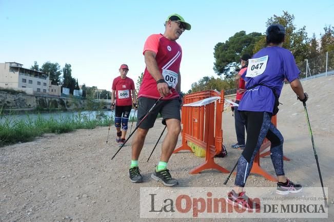 Marcha Nórdica en la mota del río Segura