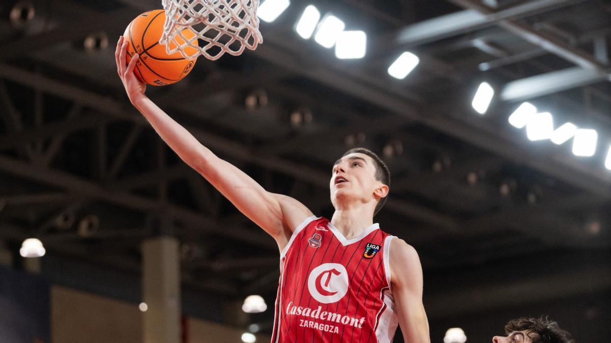 Lukic, durante un duelo del U22.
