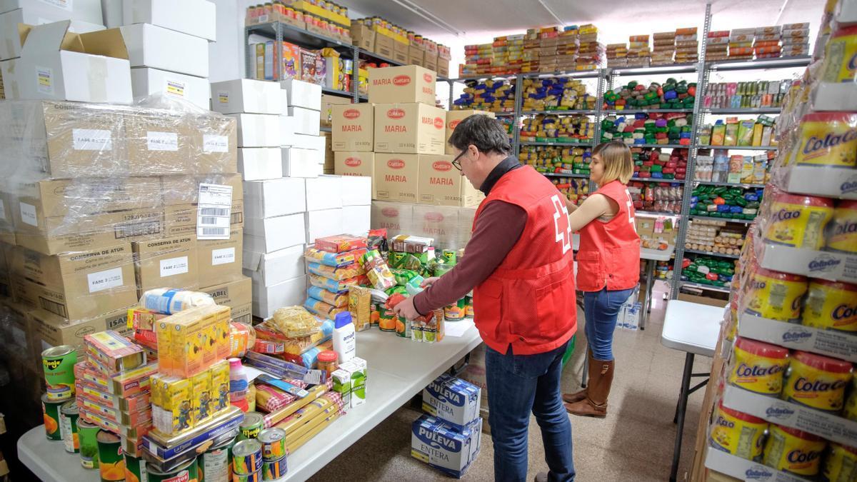 Un banco de alimentos de la Cruz Roja.