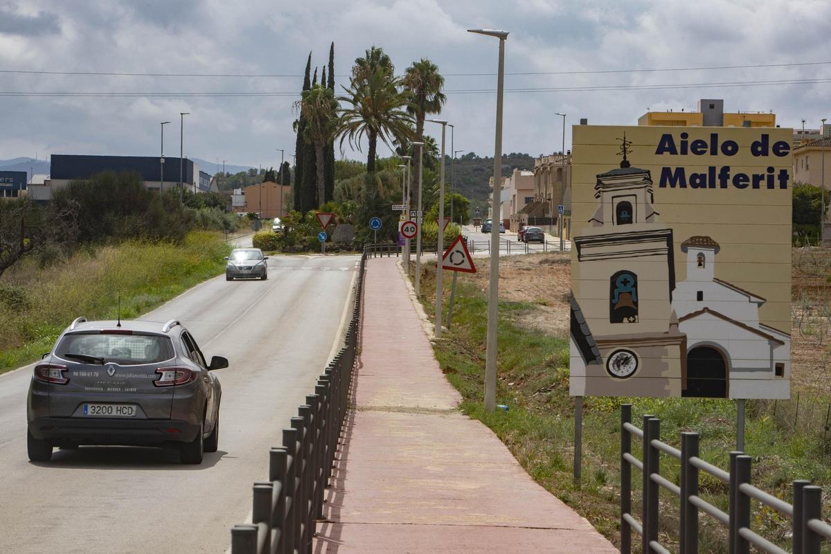 Imagen de archivo de la entrada al municipio de Aielo de Malferit.