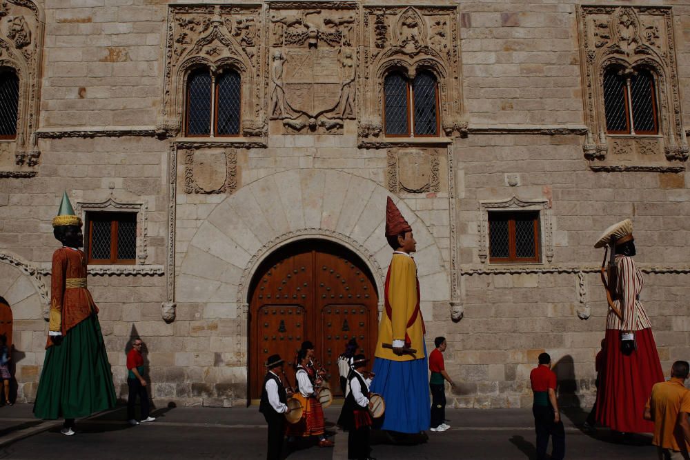 Desfile y ofrenda a la Virgen de la Concha