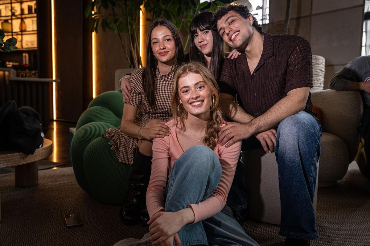 Claudia, Salma, Olivia y Tinho