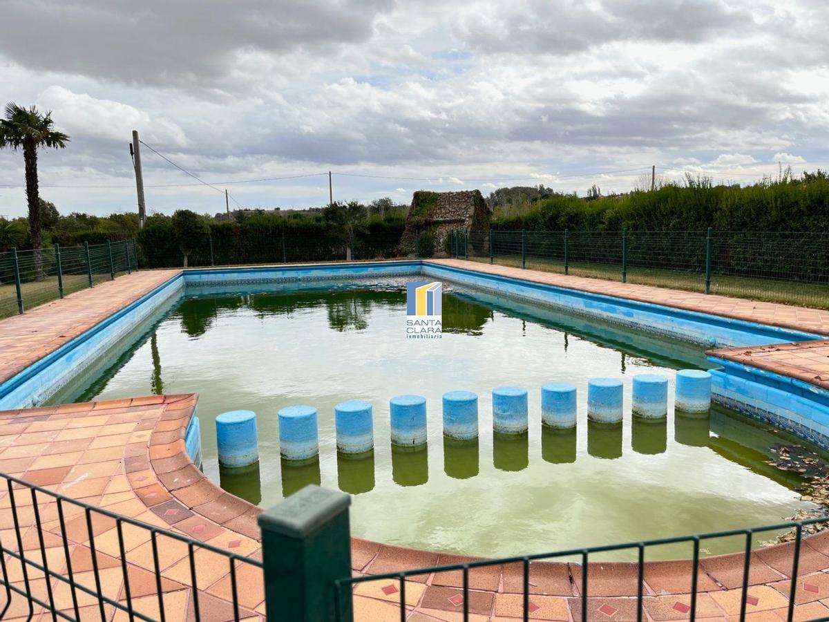 Piscina de la casa a la venta en San Frontis