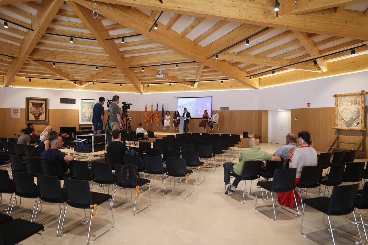 Galería: Rafael Triguero presenta el balance de tres años de mandato en el Ayuntamiento de Ibiza