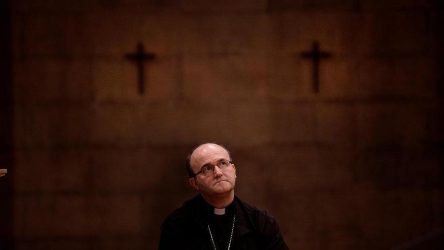 Polémica en Orihuela por el nuevo obispo: unos le consideran el más retrógrado de España y otros piden darle una oportunidad