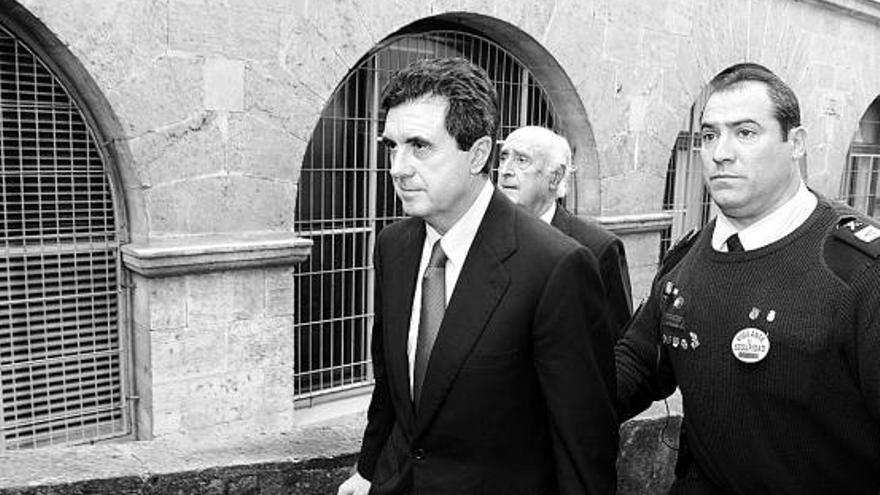 El ex presidente balear Jaume Matas acude a declarar ante el juez que investiga el «caso Palma Arena».