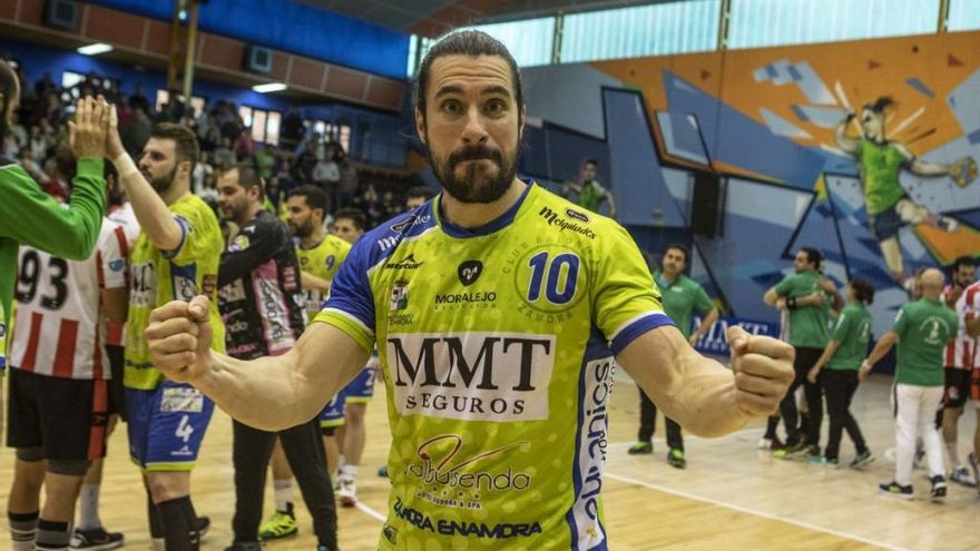 Jortos celebra el pase a la fase de ascenso en el último partido de liga