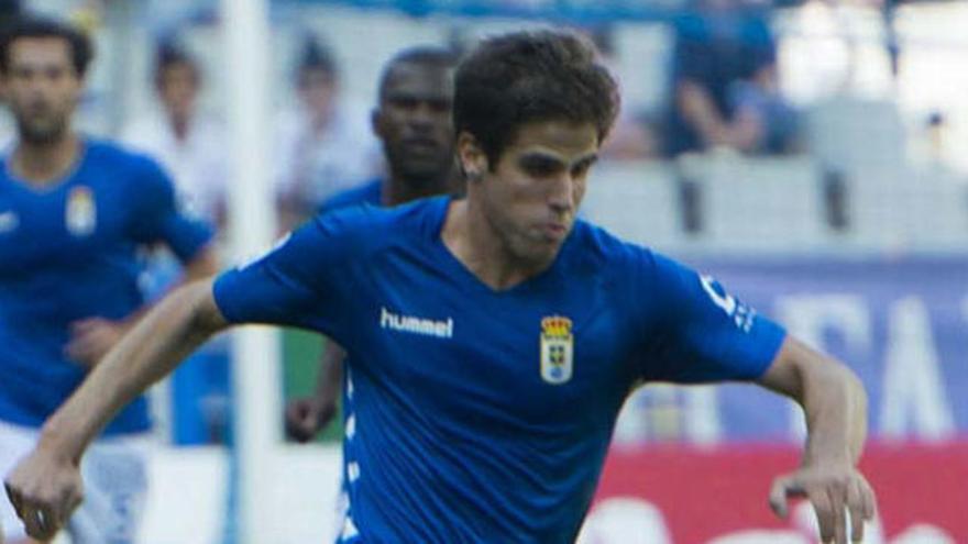 Pablo Hervías en un partido con la camiseta del Real Oviedo