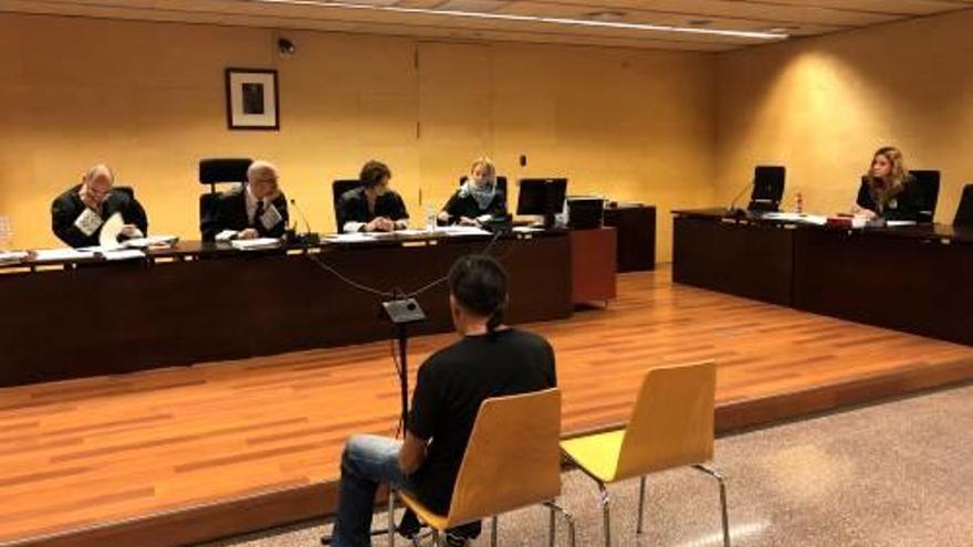 L&#039;acusat, declarant a l&#039;Audiència de Girona ahir al matí.