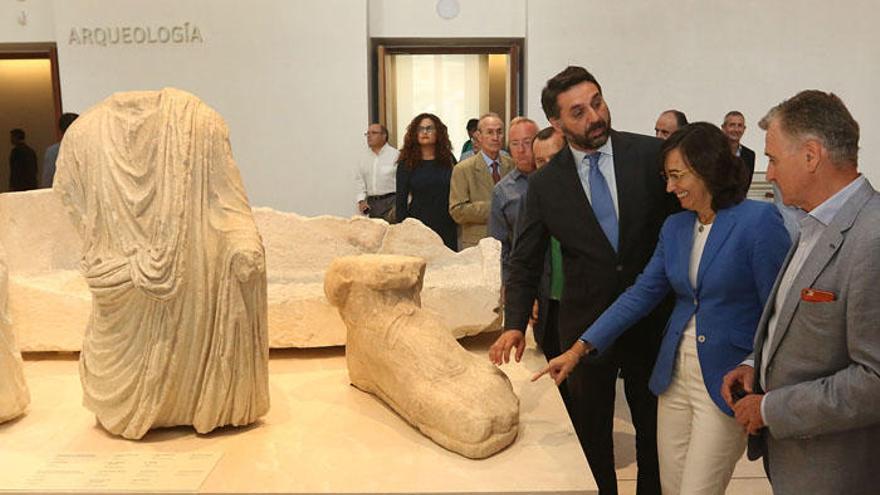 Imagen de la visita de Rosa Aguilar y Francisco Javier Fernández al Museo de Málaga.