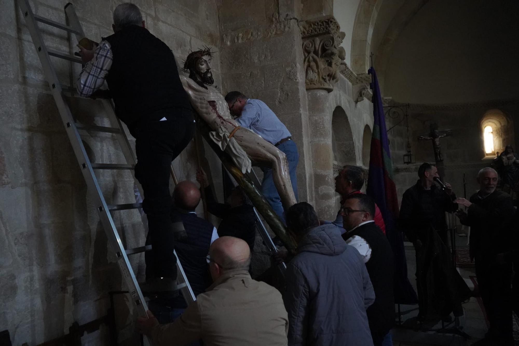 GALERÍA | Descendimiento del Cristo de las Capas Pardas