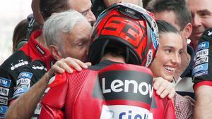 Davide Tardozzi junto a Marc Márquez la pasada temporada