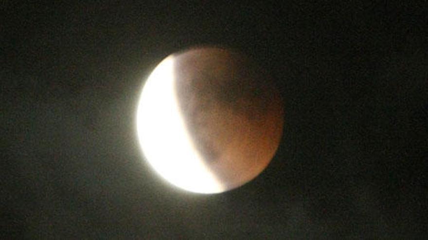Eclipse total y &#039;superluna&#039;, dos fenómenos en uno