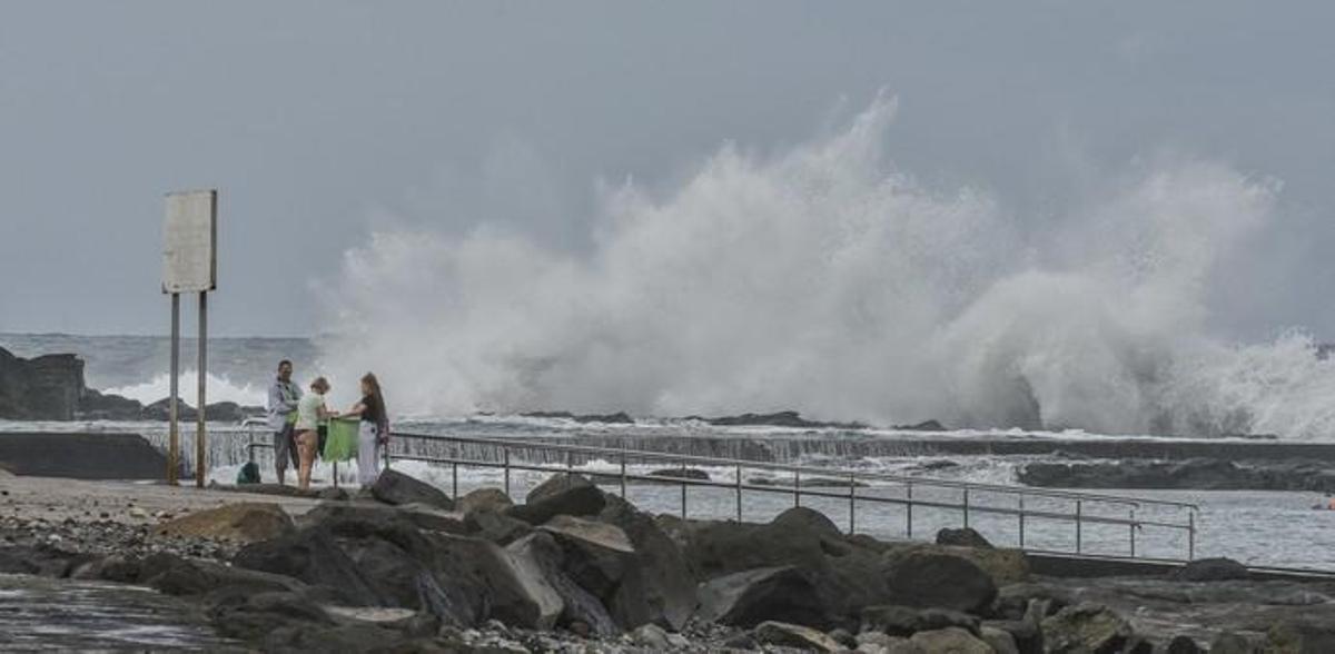18/11/2018 LAS PALMAS DE GRAN CANARIA. Oleaje ...