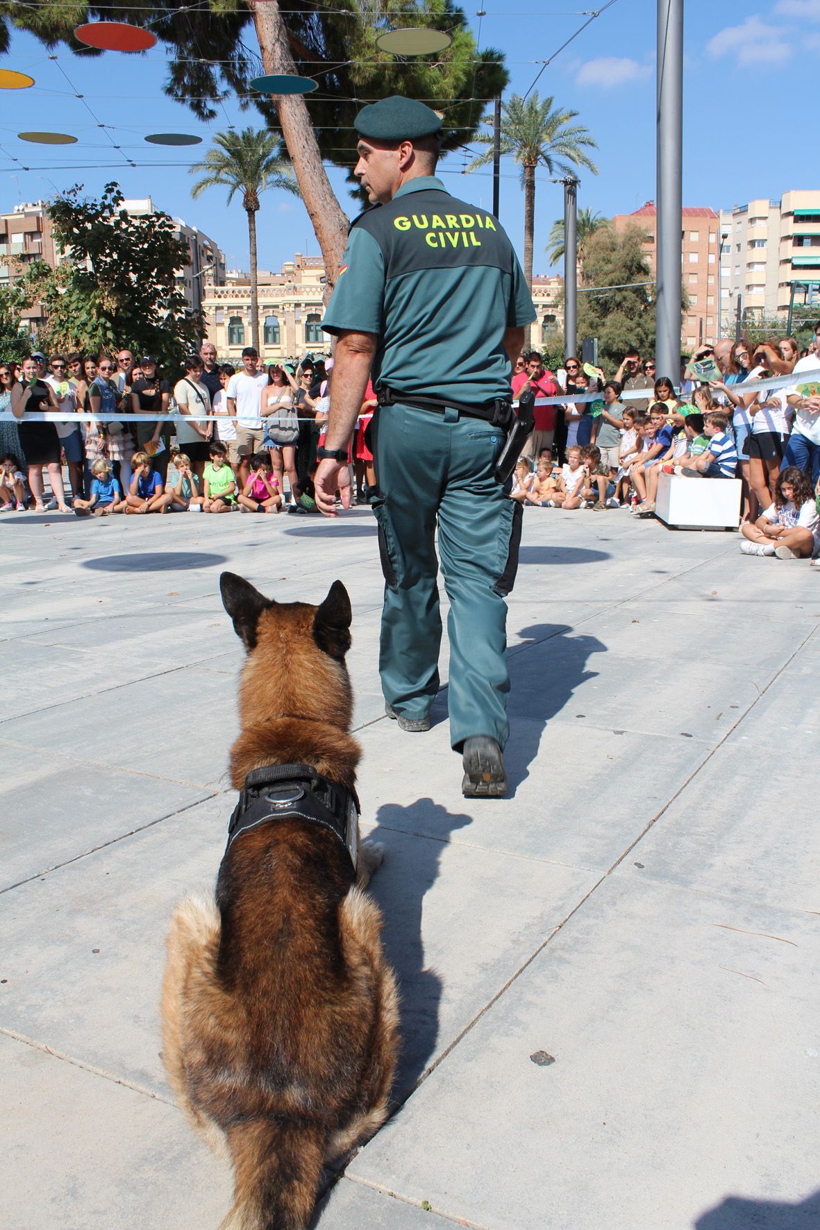 La Guardia Civil expone sus recursos humanos y técnicos por la festividad de su Patrona