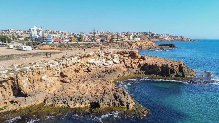 Ni La Mata ni El Cura: la cala de Torrevieja para bañarse con más calma este verano
