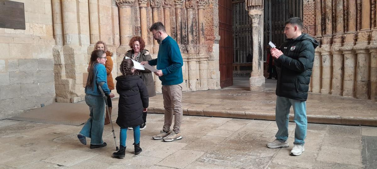 GALERÍA | La Junta Pro-Semana Santa de Toro entrega los premios a los escolares ganadores de su concurso de dibujo GALERÍA | La Junta Pro-Semana Santa de Toro entrega los premios a los escolares ganadores de su concurso de dibujo