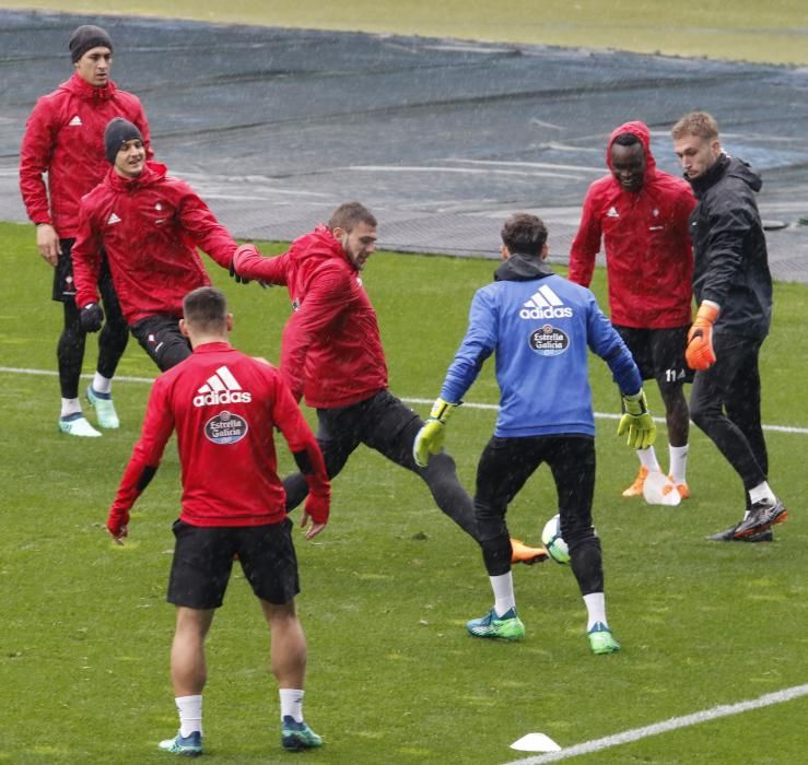 El último entrenamiento del Celta antes de jugar contra el Sevilla // Alba Villar