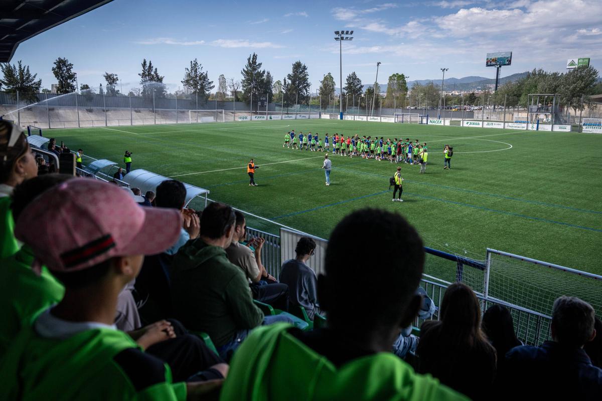 Primer partido del Cornellà después de la compra del club por parte de Leo Messi Primer partido del Cornellà después de la compra del club por parte de Leo Messi