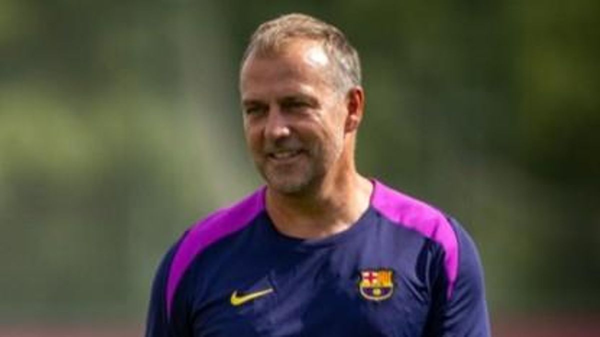 Flick, en un entrenamiento del Barça en la ciudad deportiva de Sant Joan Despí.