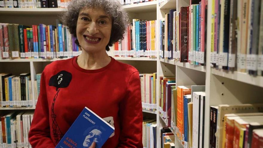 Berta Ojea, ayer en la biblioteca Luís Rei, de Cambados.