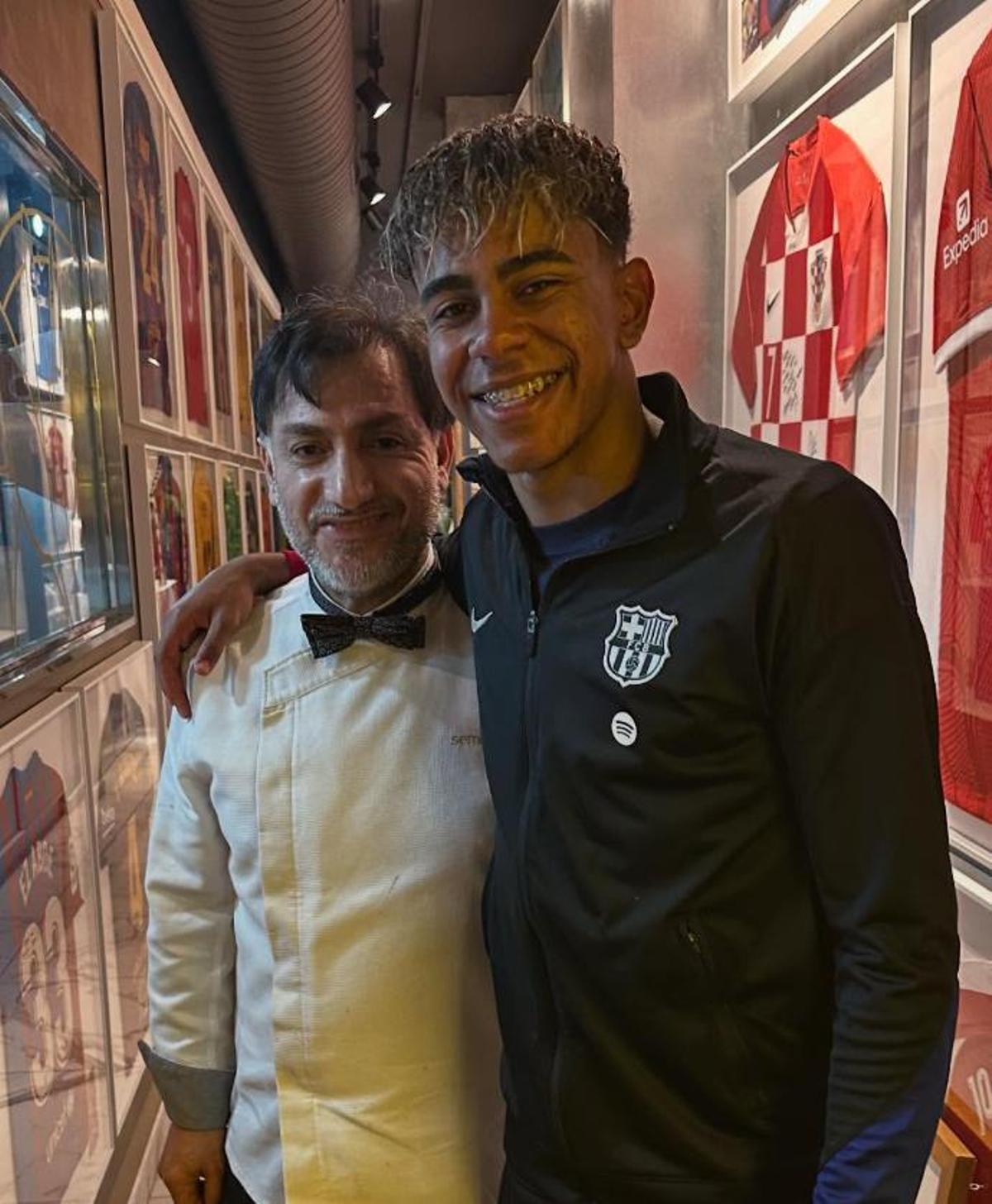 Lamine Yamal, junto a Semi, propietario de Gaudim