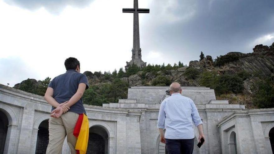 El prior del Valle de los Caídos dice que el Gobierno no podrá sacar a Franco