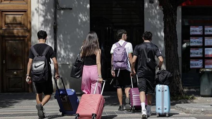 Más de 140.000 jóvenes extremeños podrán viajar con descuent