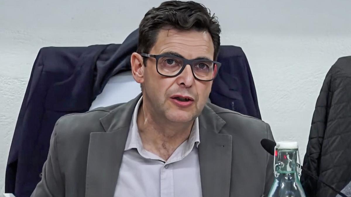 El portavoz del PSPV de Ontinyent, José Antonio Martínez, en un pleno.