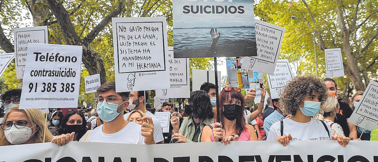 MANIFESTACIÓN POR UN PLAN NACIONALDE PREVENCIÓN DEL SUICIDIO