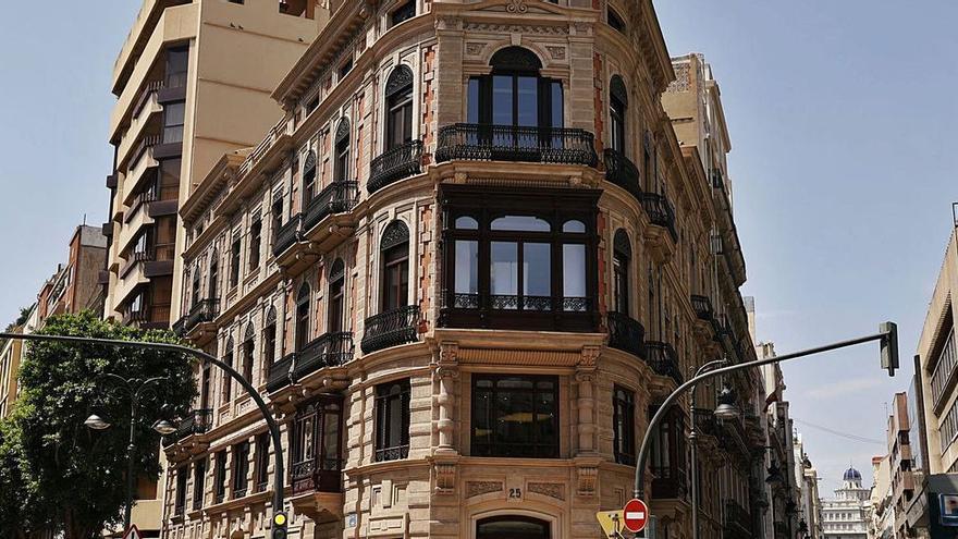 Amancio Ortega, de Zara al ladrillo - La Nueva España - Vimarsana News
