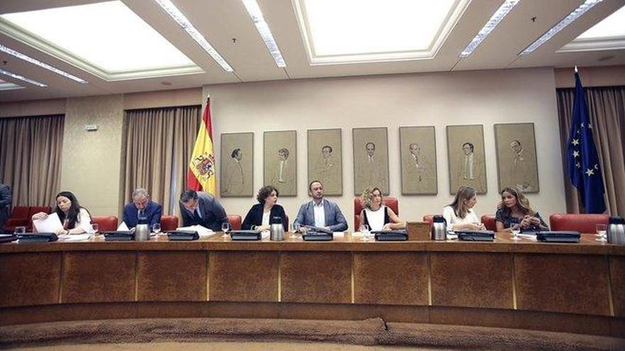 El decreto contra la &#039;república digital&#039; abre la primera grieta entre PSOE y Podemos