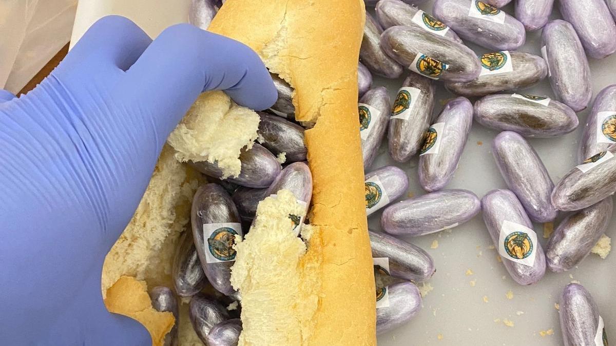 Uno de los bocadillos decomisados por la Guardia Civil