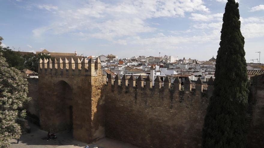 El Ayuntamiento de Córdoba organiza cinco rutas temáticas para poner en valor las murallas