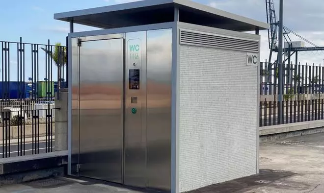 Un nuevo baño público en la avenida Marítima