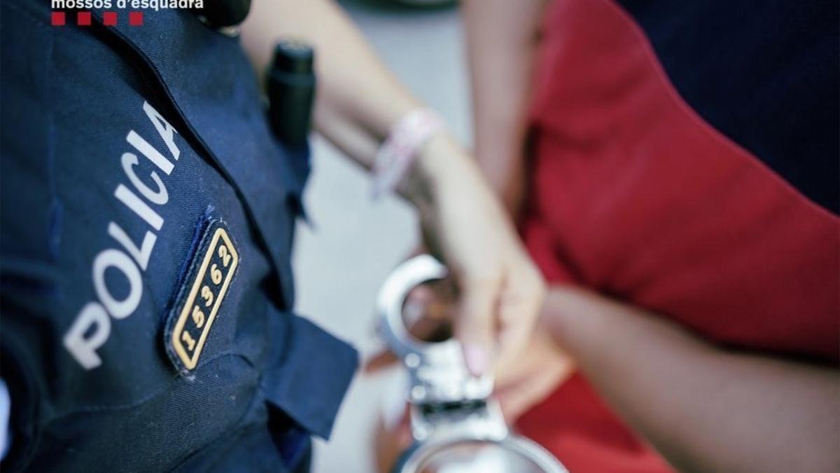 Archivo - Recurso de una detención de los Mososs d'Esquadra