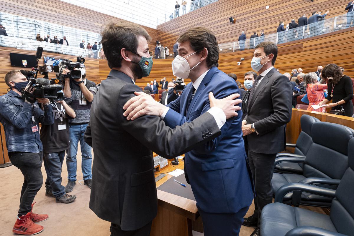 Alfonso Fernández Mañueco y Juan García-Gallardo.