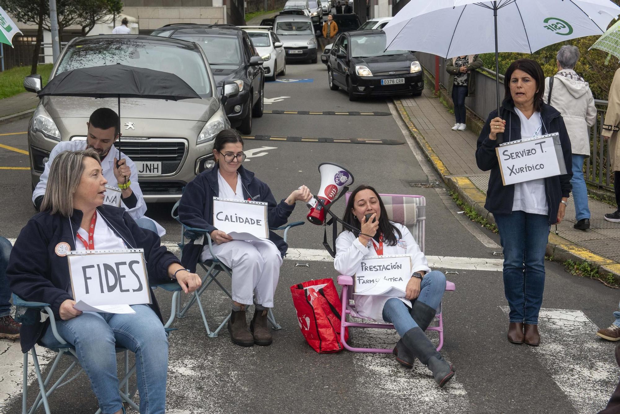 Personal del hospital de A Coruña protesta por la «nefasta gestión» en el traslado a ExpoCoruña