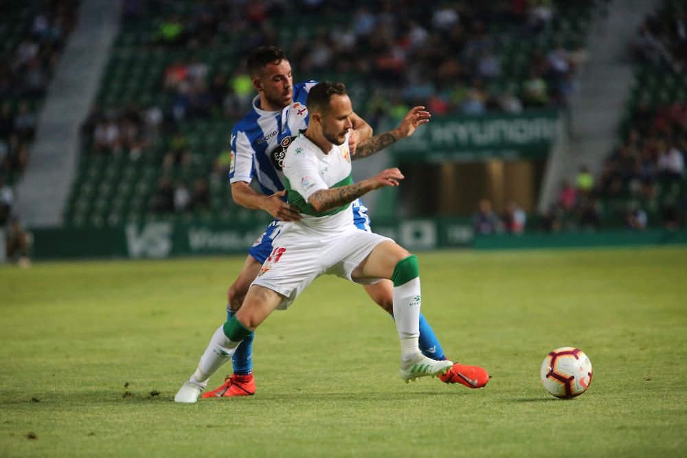 El Dépor empate en Elche, pero celebra