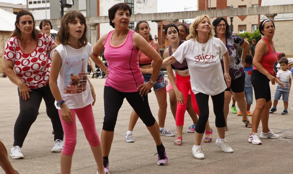 Clase de zumba al aire libre en Gijón