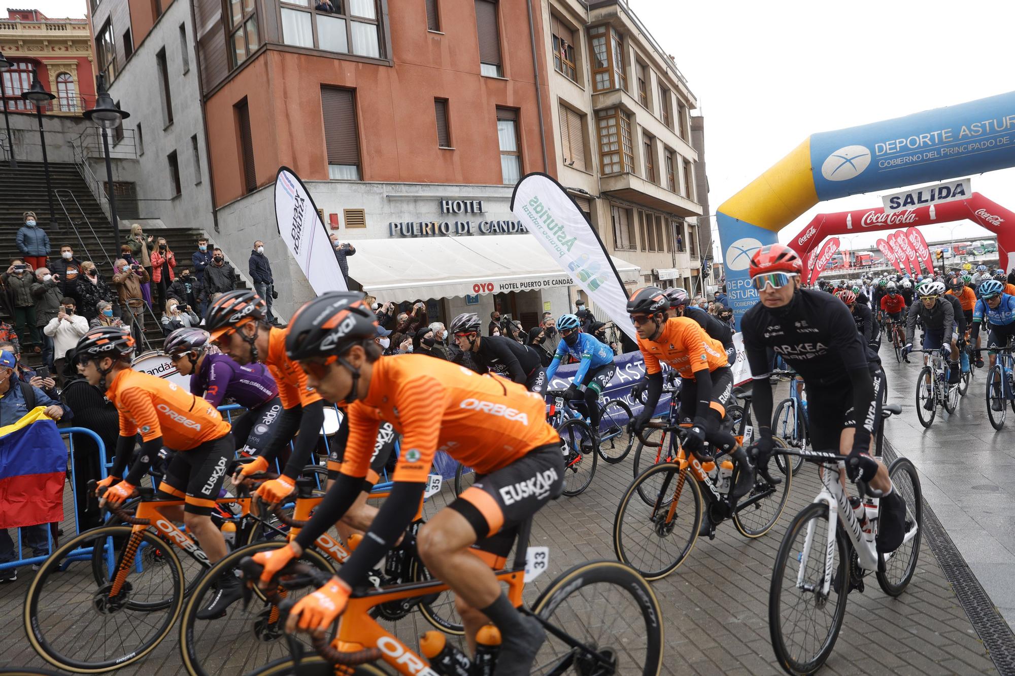 La segunda etapa de la Vuelta Ciclista a Asturias, en imágenes