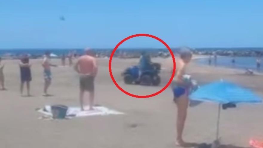 Unos alborotadores con su quad atentan contra el descanso de los bañistas en Canarias