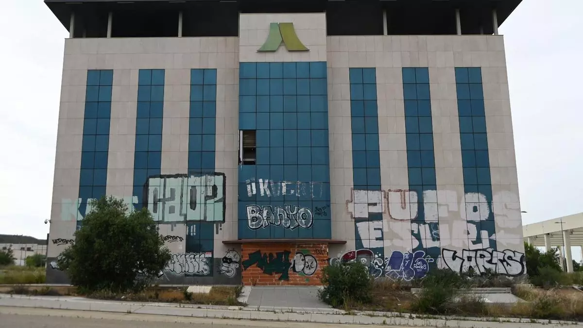 El renacer del Centrovía más olvidado: un inversor aragonés compra el edificio Aranade y reactivará 30 hectáreas de suelo