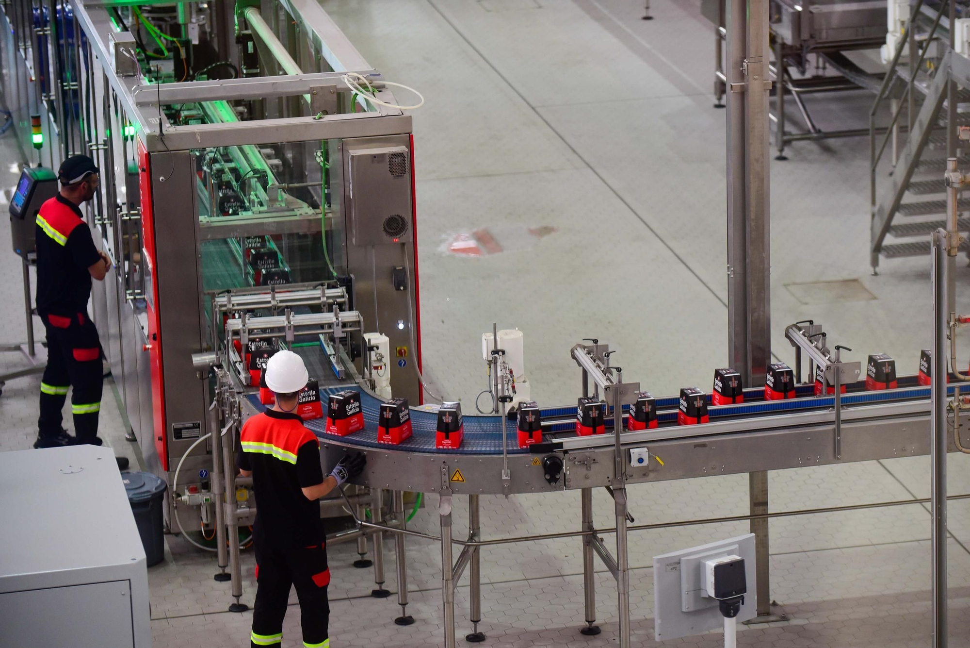 Estrella Galicia estrena 'cocina': visita a las instalaciones de la nueva fábrica en Morás